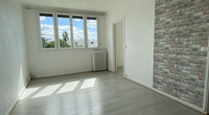 Apartment 3 rooms of 52 m² in Avon (77210)