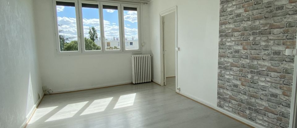 Apartment 3 rooms of 52 m² in Avon (77210)