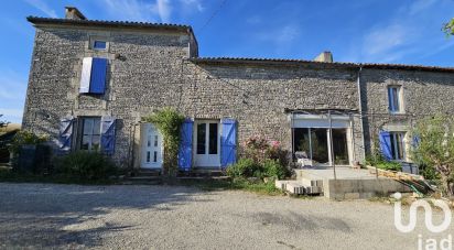 Maison de village 4 pièces de 98 m² à Mouton (16460)