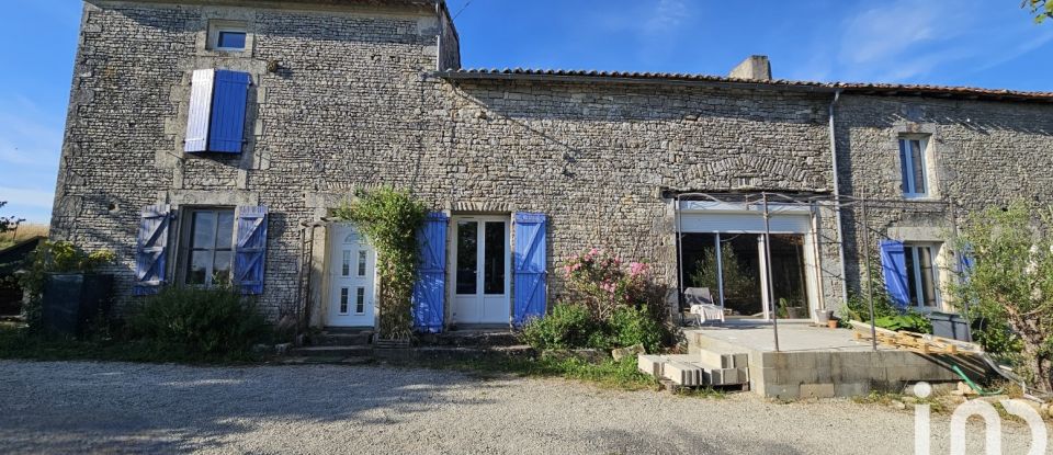 Village house 5 rooms of 98 m² in Mouton (16460)