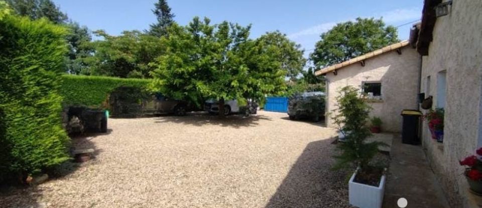 Village house 5 rooms of 144 m² in Cloué (86600)