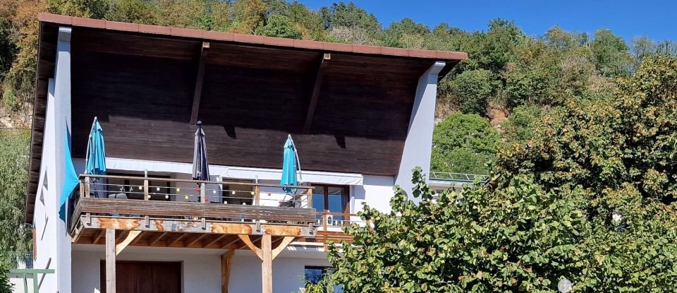 Maison traditionnelle 4 pièces de 113 m² à Artemare (01510)