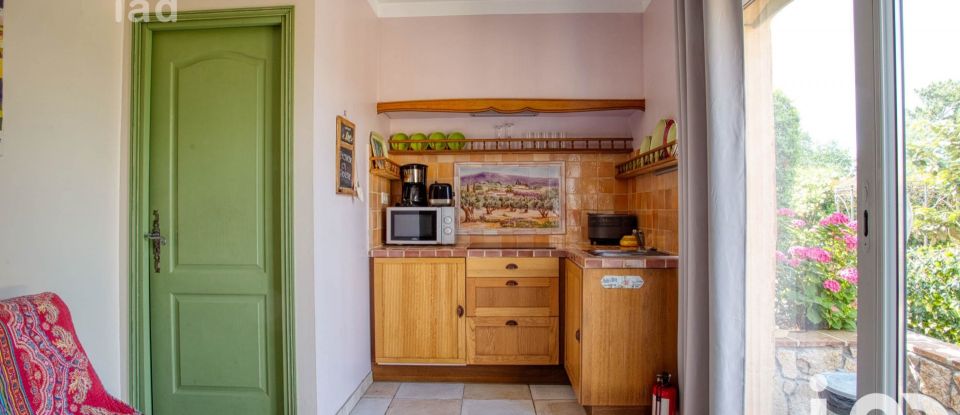 House 11 rooms of 264 m² in Mandelieu-la-Napoule (06210)