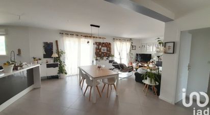 House 3 rooms of 92 m² in Saunay (37110)