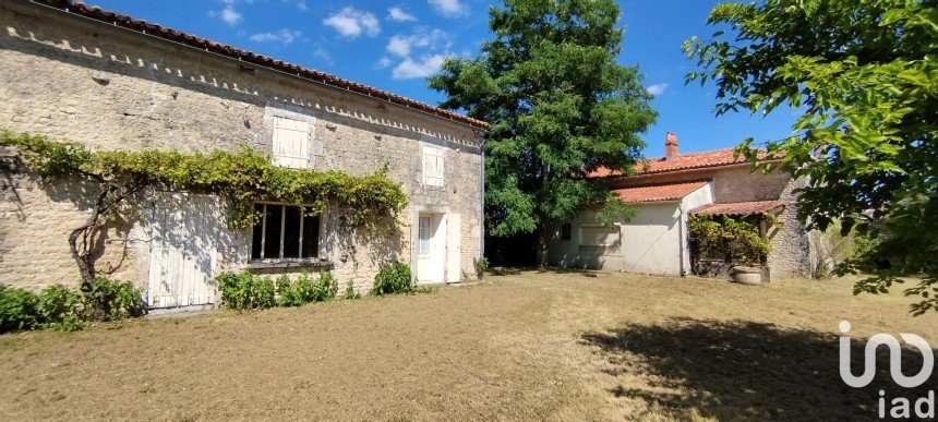 Maison de campagne 6 pièces de 95 m² à Néré (17510)