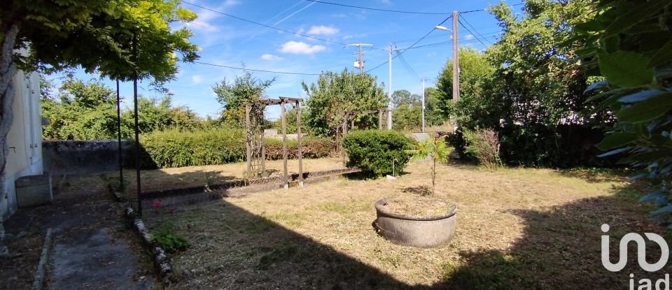 Country house 6 rooms of 95 m² in Néré (17510)