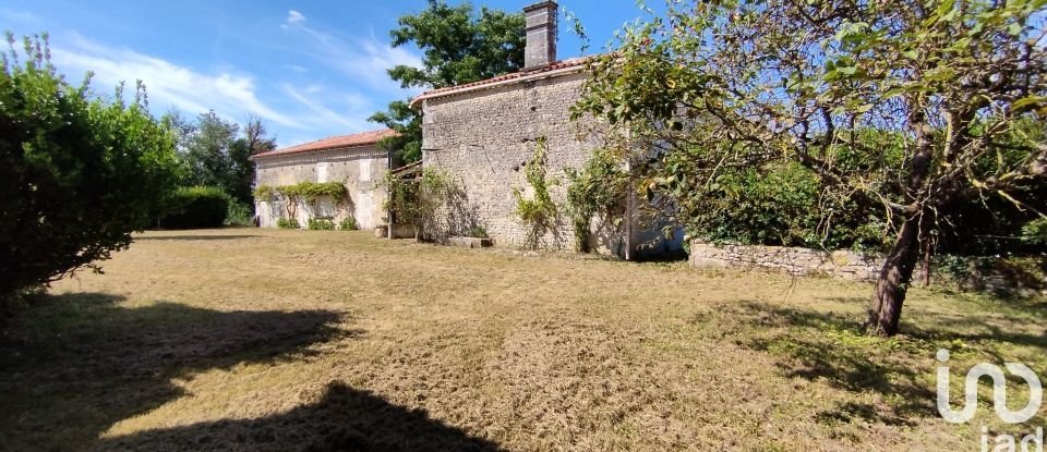 Maison de campagne 6 pièces de 95 m² à Néré (17510)