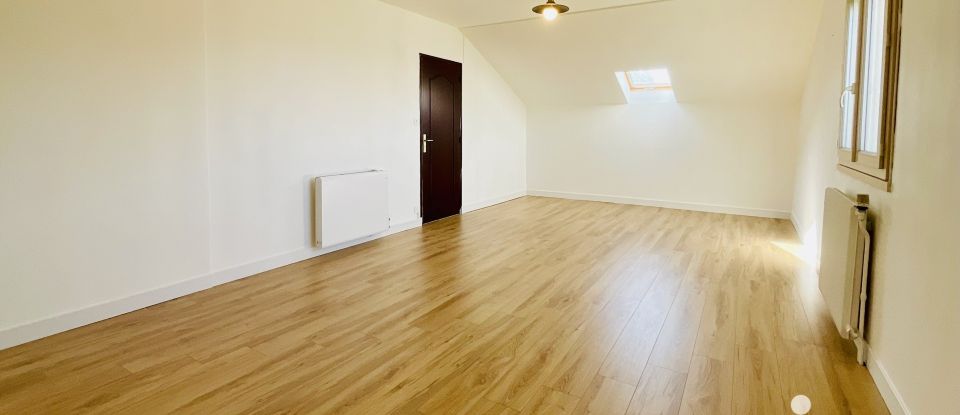 Maison 6 pièces de 203 m² à Nantiat (87140)