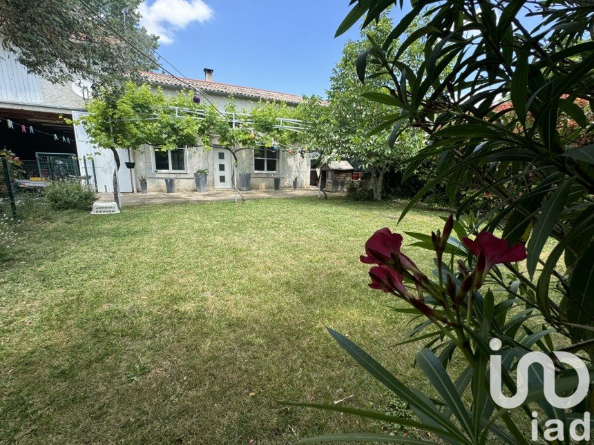 Mas 3 rooms of 73 m² in Noves (13550)