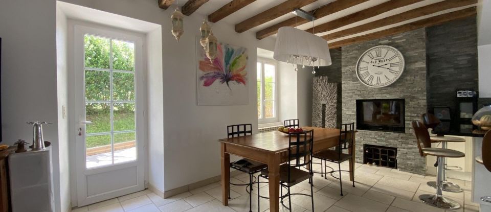 House 5 rooms of 138 m² in Cambo-les-Bains (64250)