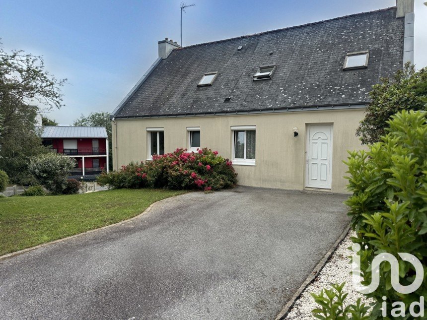 Maison traditionnelle 7 pièces de 151 m² à Pontivy (56300)