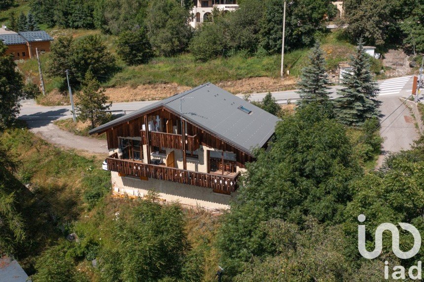 Châlet 4 pièces de 66 m² à Huez (38750)