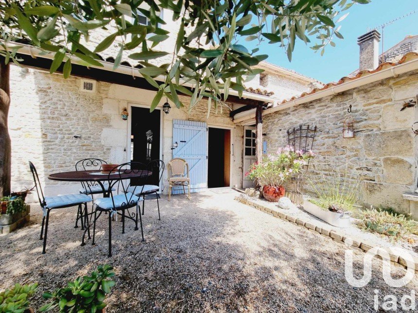 Village house 5 rooms of 130 m² in Triaize (85580)