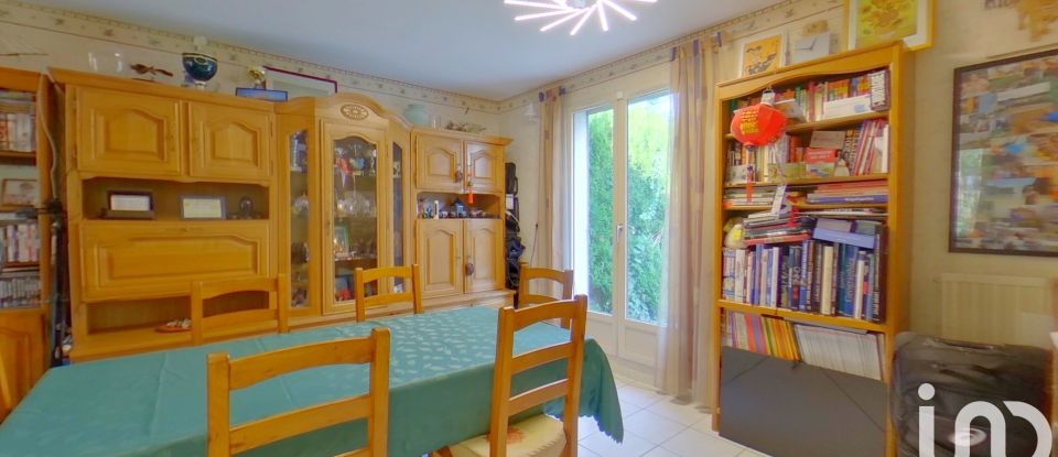 House 5 rooms of 99 m² in Lieusaint (77127)