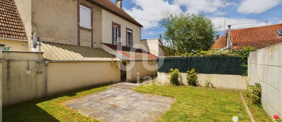 Village house 5 rooms of 110 m² in Saint-Just-Sauvage (51260)