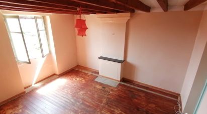 House 4 rooms of 94 m² in DOUÉ EN ANJOU (49700)