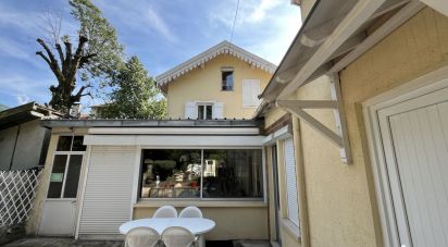 Building in Ax-les-Thermes (09110) of 341 m²