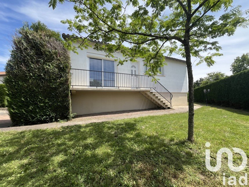 Maison 4 pièces de 98 m² à Châtillon-sur-Thouet (79200)