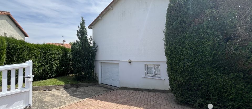 Maison 4 pièces de 98 m² à Châtillon-sur-Thouet (79200)