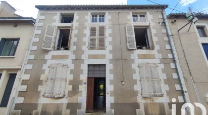 Maison de ville 10 pièces de 228 m² à Lussac-les-Châteaux (86320)