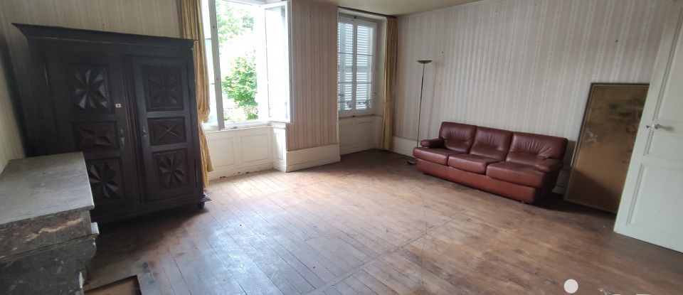 Town house 10 rooms of 228 m² in Lussac-les-Châteaux (86320)