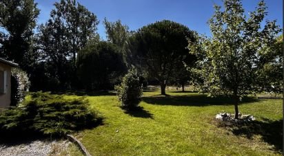 Land of 2,410 m² in Montberon (31140)