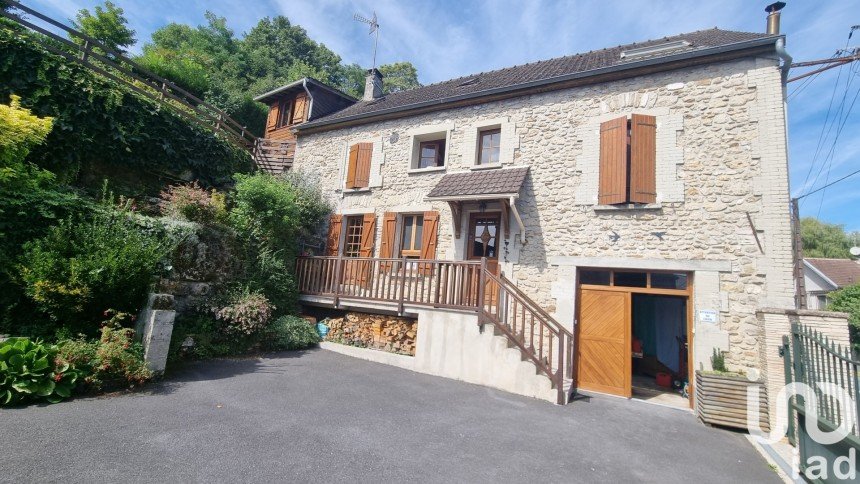 Maison de campagne 7 pièces de 143 m² à Mont-Saint-Père (02400)