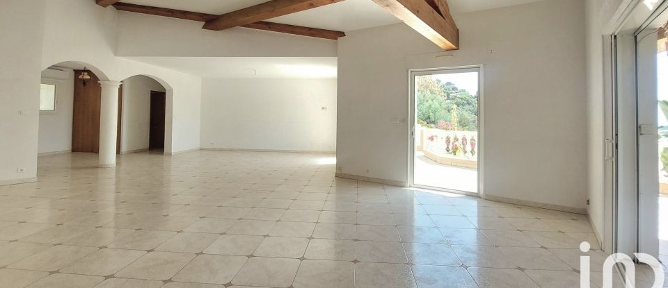 Maison traditionnelle 5 pièces de 159 m² à Hyères (83400)