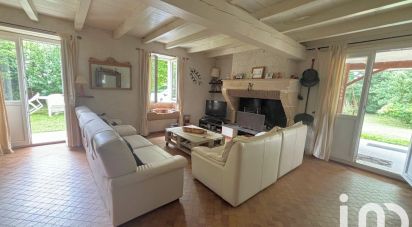 Country house 8 rooms of 200 m² in Le Tuzan (33125)