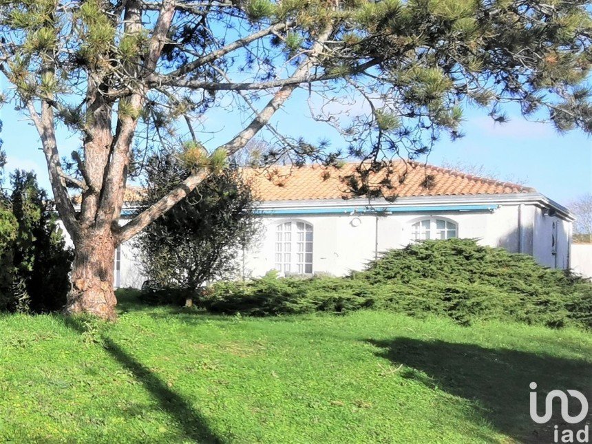 Maison 4 pièces de 115 m² à Dompierre-sur-Mer (17139)