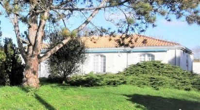 Maison 4 pièces de 115 m² à Dompierre-sur-Mer (17139)