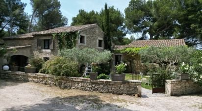 Traditional house 11 rooms of 290 m² in Noves (13550)