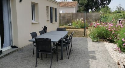 House 4 rooms of 80 m² in Le Thou (17290)