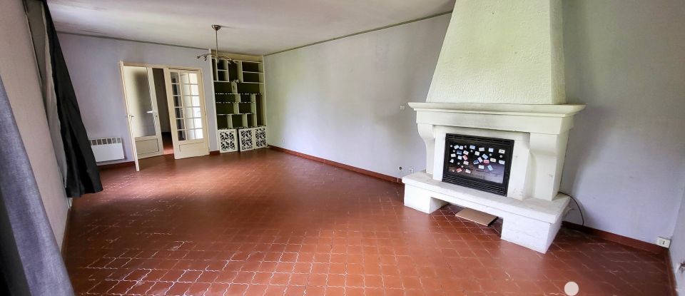 Traditional house 4 rooms of 85 m² in Longèves (17230)