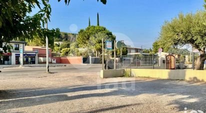 Business premises of 200 m² in Le Cannet-des-Maures (83340)