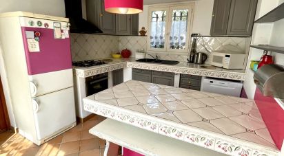 Traditional house 4 rooms of 87 m² in Pézenas (34120)