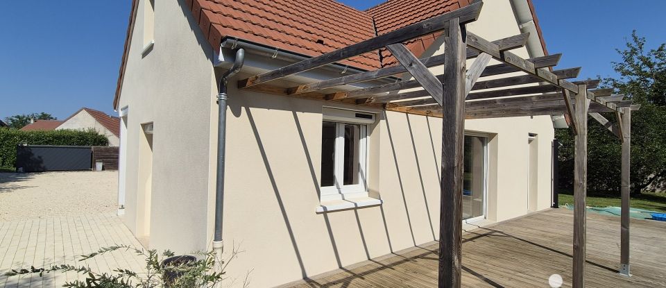 Maison 6 pièces de 184 m² à Creuzier-le-Vieux (03300)