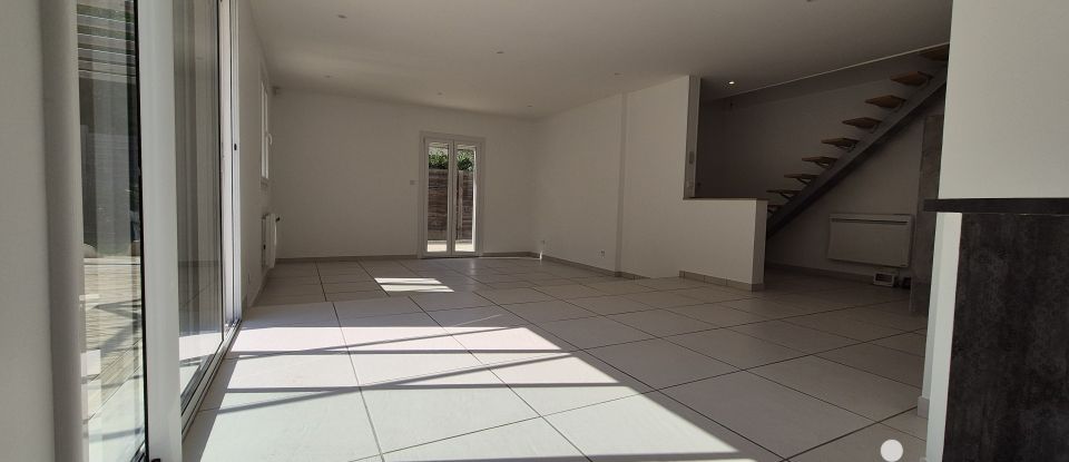 Maison 6 pièces de 184 m² à Creuzier-le-Vieux (03300)