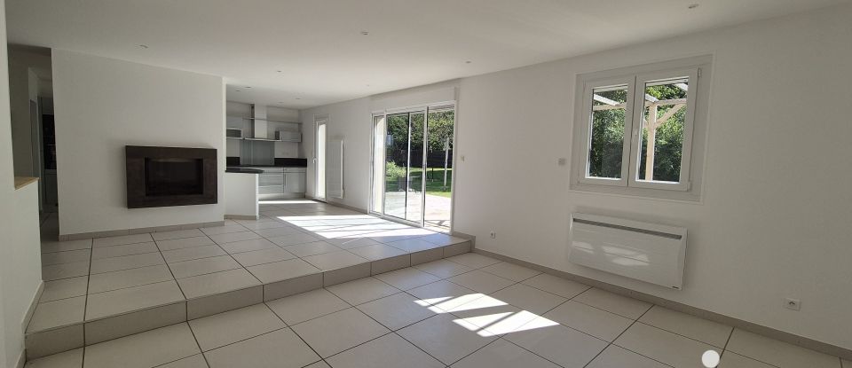 Maison 6 pièces de 184 m² à Creuzier-le-Vieux (03300)