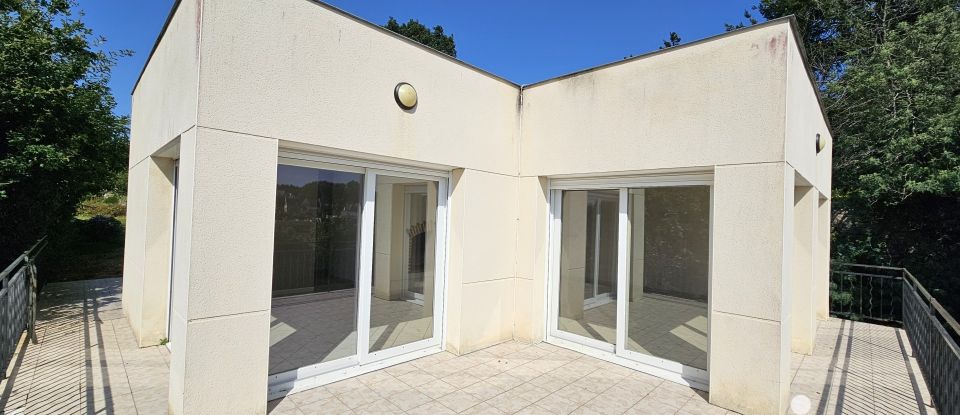 Maison traditionnelle 7 pièces de 133 m² à Saint-Martin-des-Champs (29600)