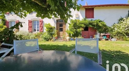 Village house 8 rooms of 223 m² in Lantabat (64640)