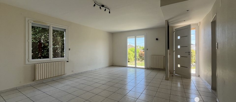 Traditional house 6 rooms of 138 m² in Sèvremont (85700)