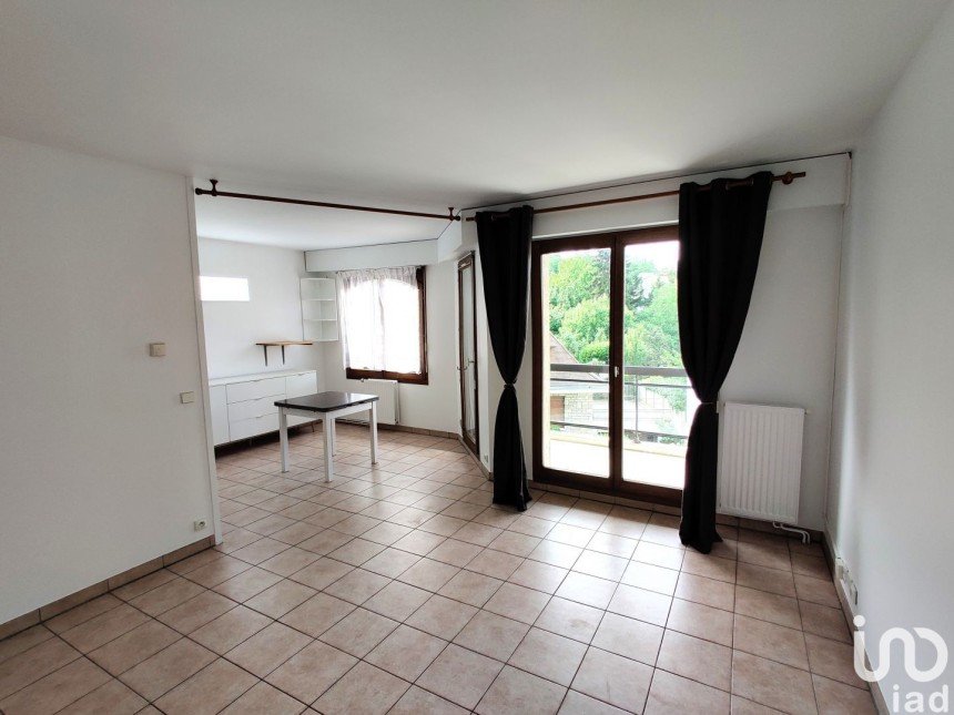 Studio 1 room of 34 m² in Rosny-sous-Bois (93110)