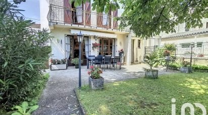 House 6 rooms of 143 m² in Saintes (17100)