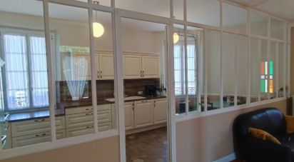 House 6 rooms of 163 m² in Cannes (06400)