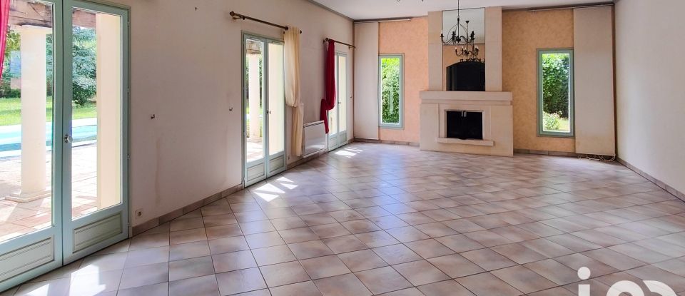 Maison traditionnelle 6 pièces de 210 m² à Lanzac (46200)