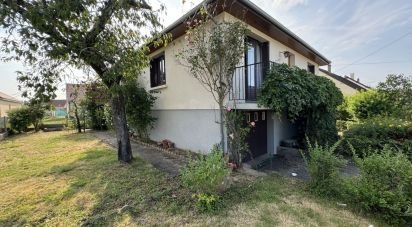 Maison 4 pièces de 82 m² à Trévol (03460)