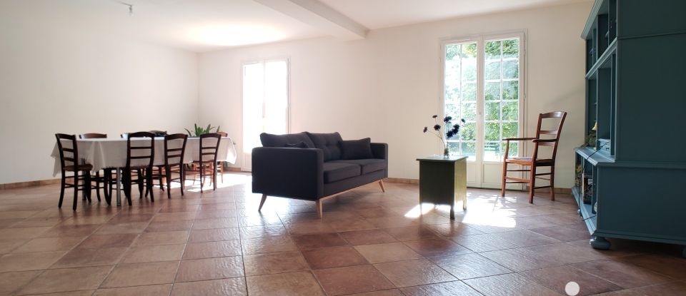 Maison 9 pièces de 266 m² à Montfort-le-Gesnois (72450)