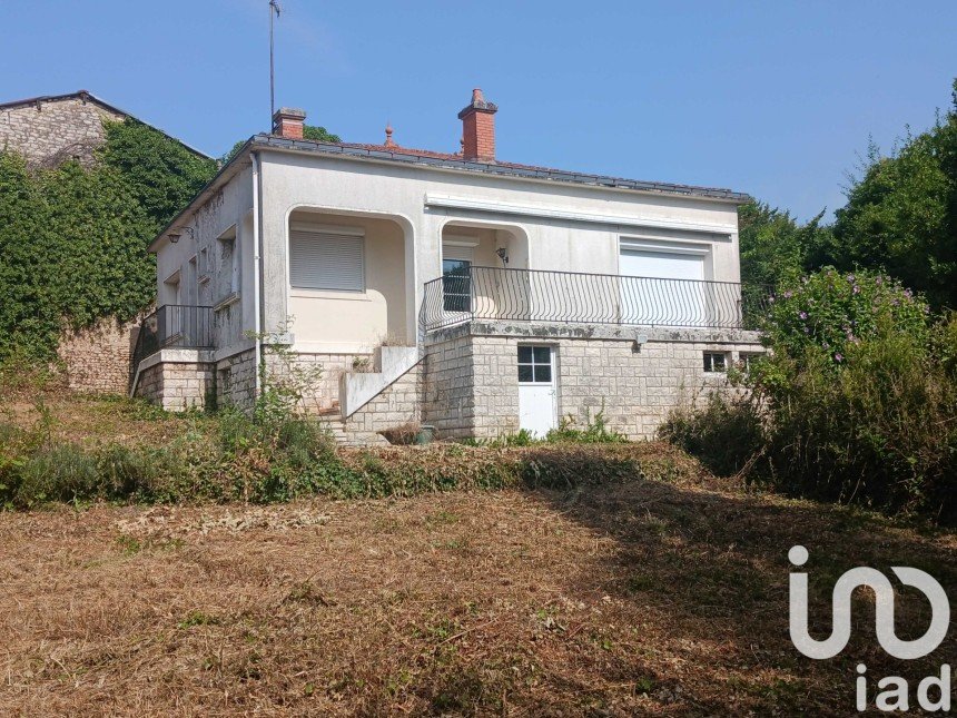 Maison traditionnelle 4 pièces de 110 m² à Usson-du-Poitou (86350)