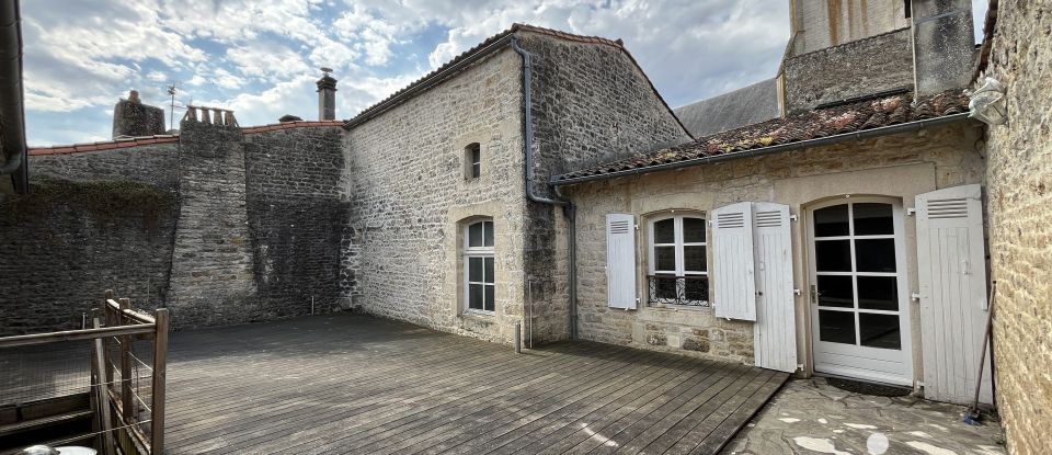 Building in Celles-sur-Belle (79370) of 350 m²